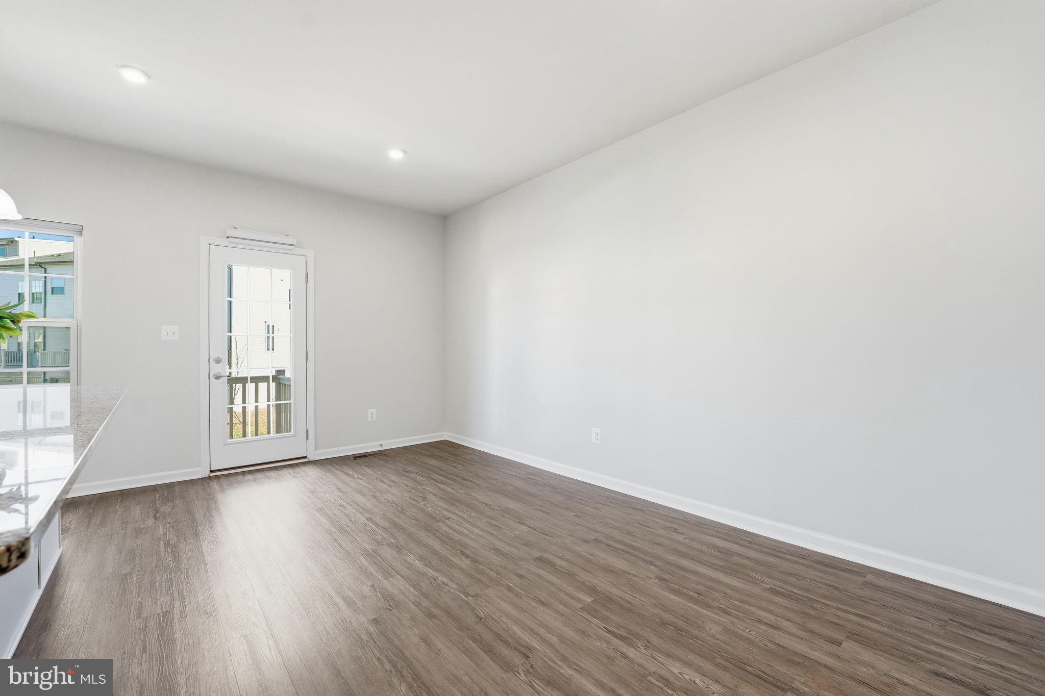 18179 Red Mulberry Road Dumfries, VA 22026 - Photo 8 of 58 Dining table space