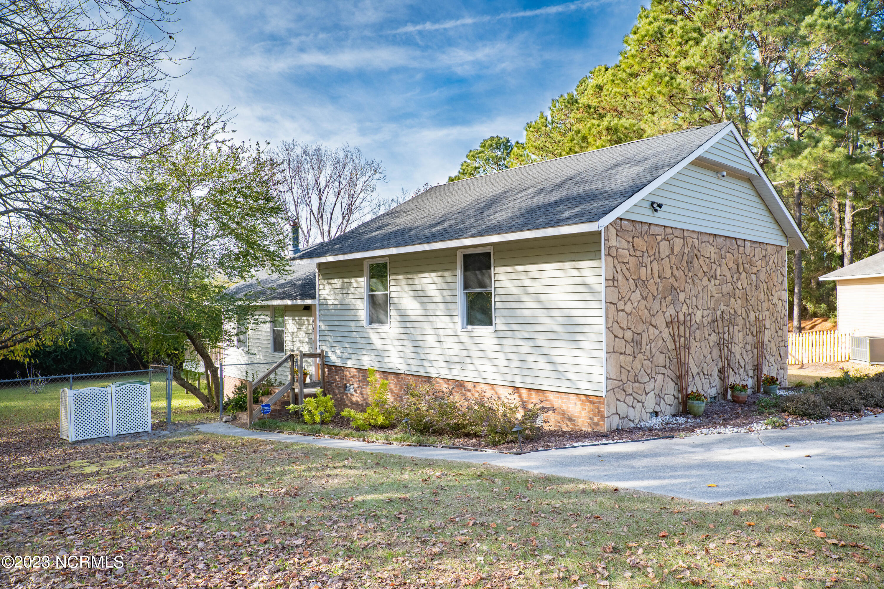 405 Rolling Road Wilmington, NC 28405 - Photo 3 of 48 405 Rolling Rd-24