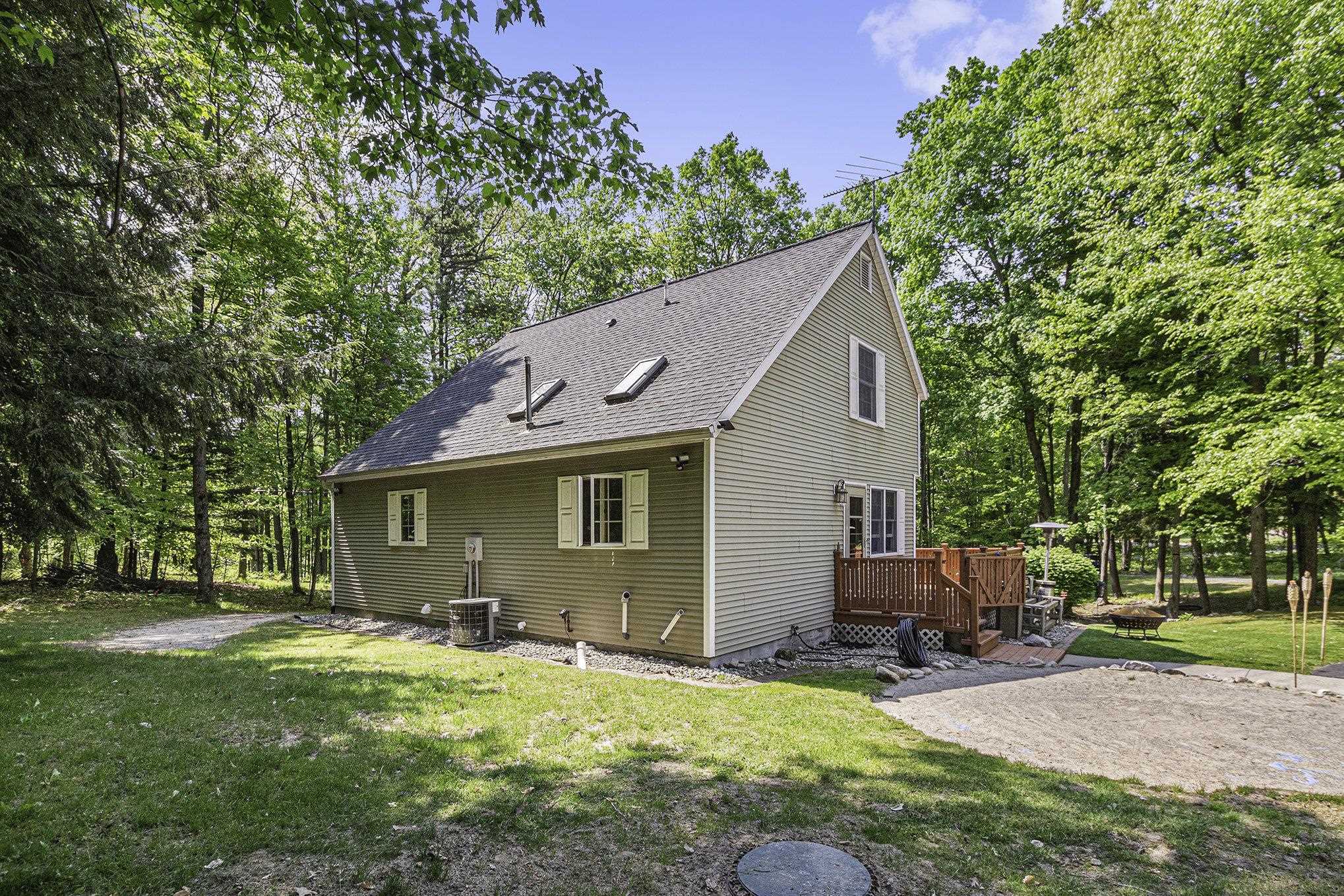 8782 West Blanchard Road Blanchard, MI 49310 - Photo 6 of 33 1907185-5.JPG