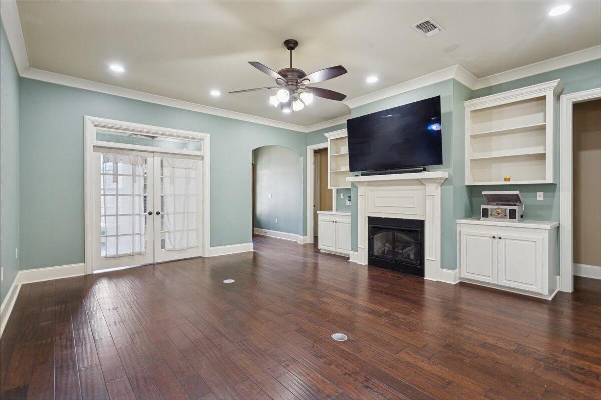 10 Magnolia Crossing Road Sumrall, MS 39482 - Photo 4 of 34 Living