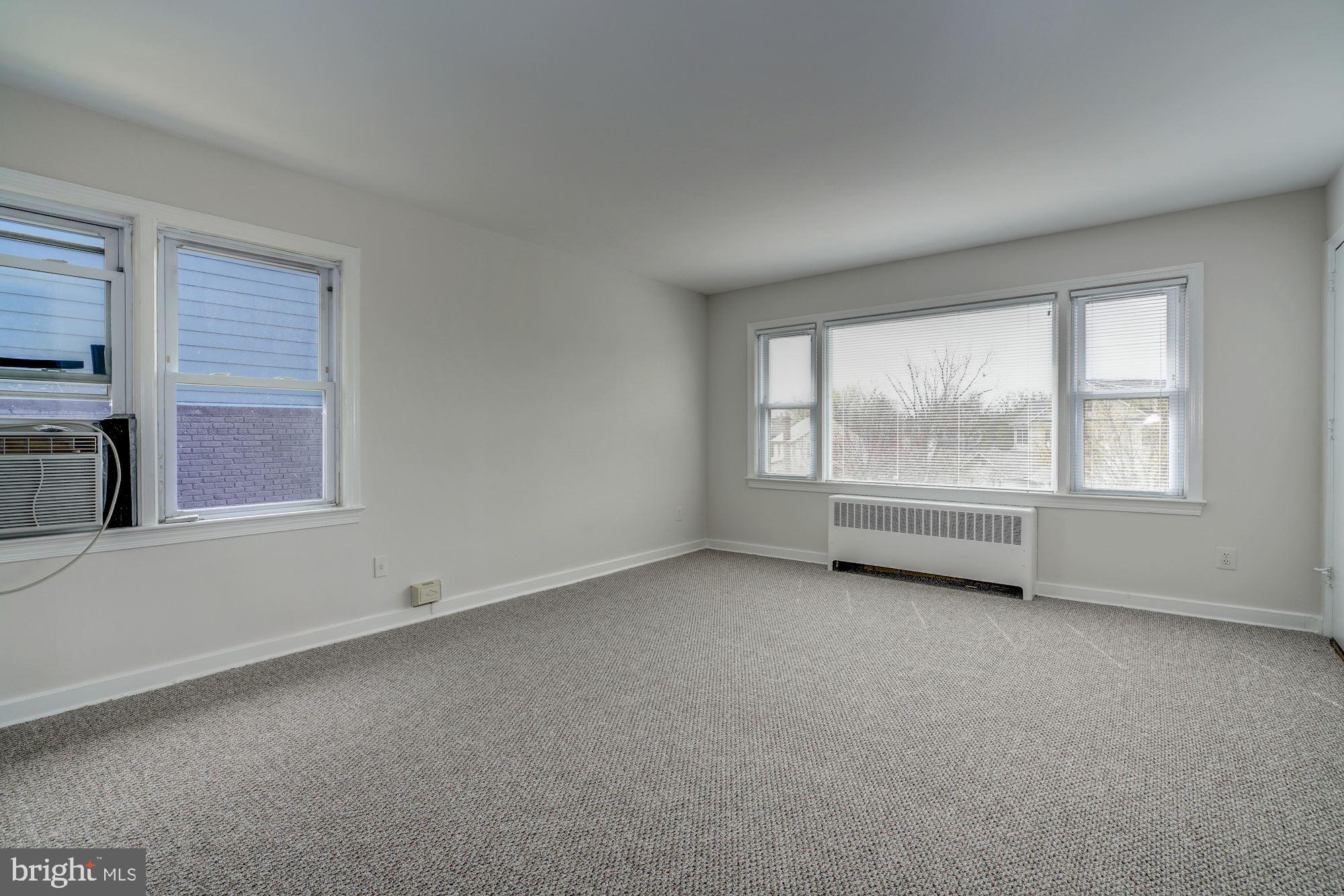 2601 Washington Boulevard Arlington, VA 22201 - Photo 2 of 33 Top Floor Living Room