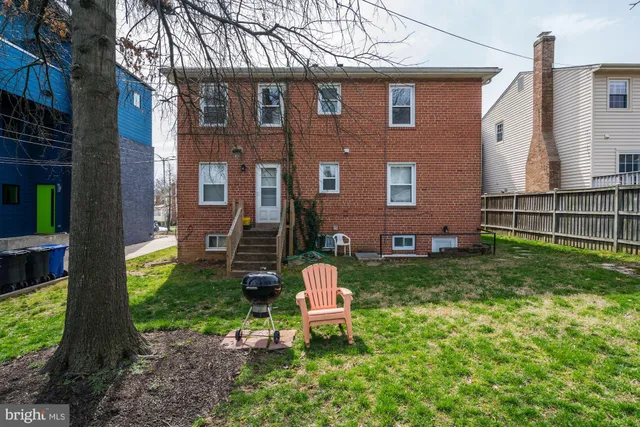 $1,299,900 | 2601 Washington Boulevard, Arlington, VA 22201