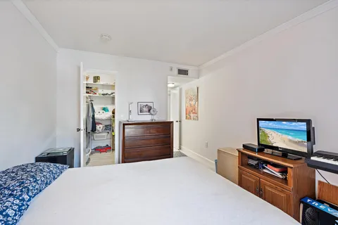 $170,000 | 1516 South Lakeside Drive, Unit 207, Lake Worth Beach, FL 33460