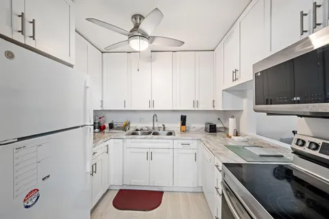 $170,000 | 1516 South Lakeside Drive, Unit 207, Lake Worth Beach, FL 33460