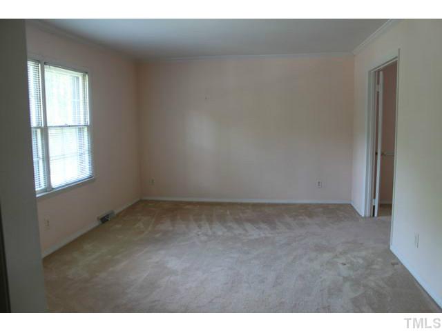 4817 Radcliff Road Raleigh, NC 27609 - Photo 4 of 20