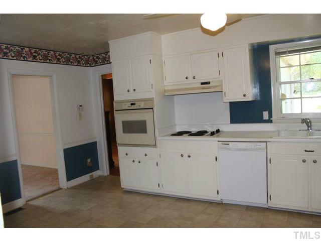 4817 Radcliff Road Raleigh, NC 27609 - Photo 6 of 20