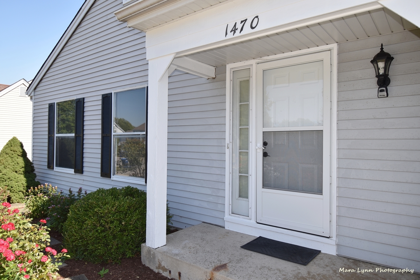 1470 South Tyler Road St. Charles, IL 60174 - Photo 2 of 37 a view of a entryway in front of house