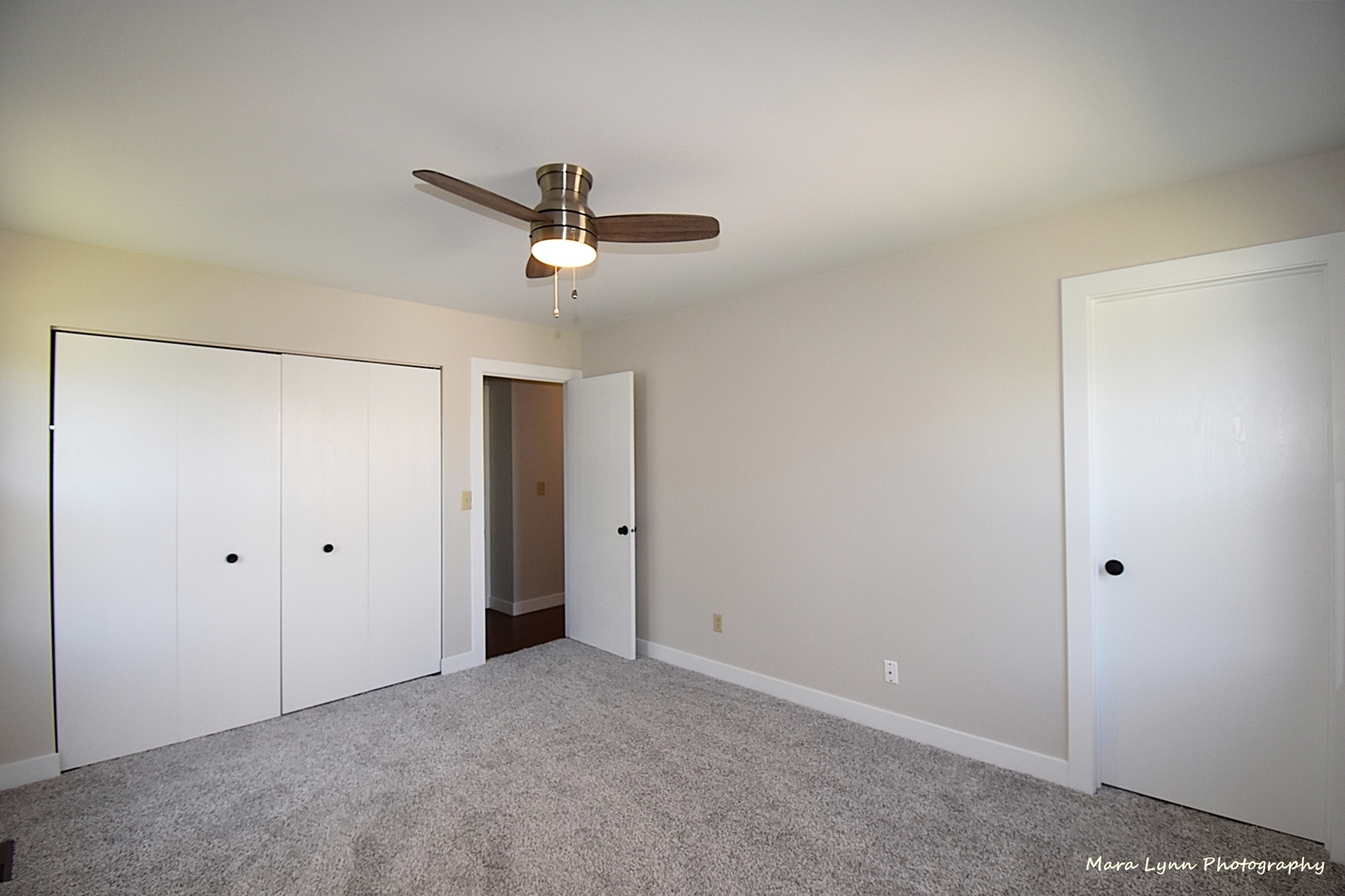 1470 South Tyler Road St. Charles, IL 60174 - Photo 15 of 37 a view of empty room with ceiling fan