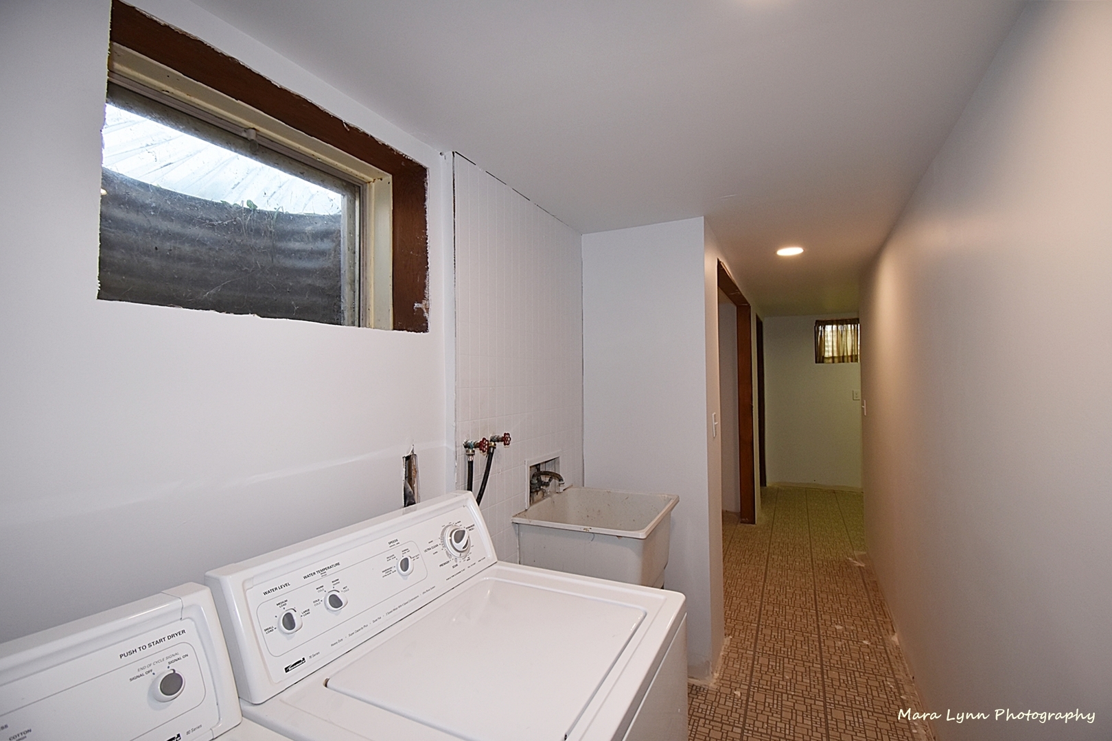 1470 South Tyler Road St. Charles, IL 60174 - Photo 20 of 37 a bathroom with a toilet sink and mirror