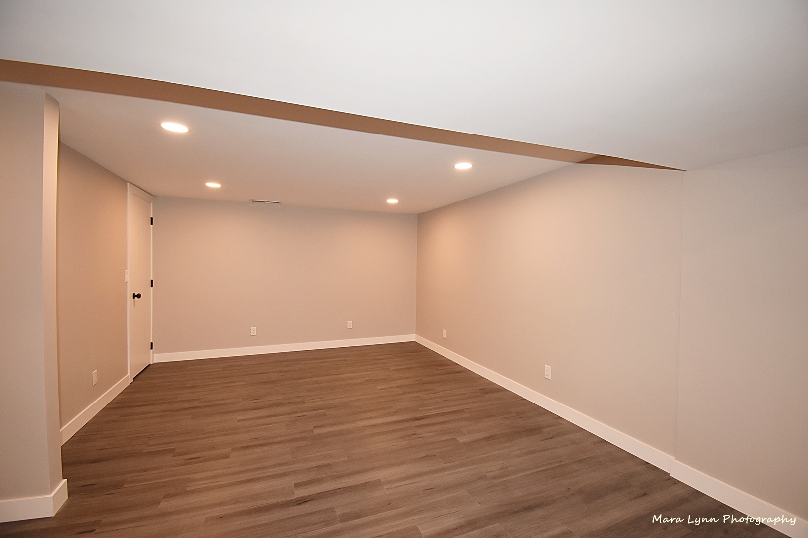 1470 South Tyler Road St. Charles, IL 60174 - Photo 26 of 37 a view of an empty room