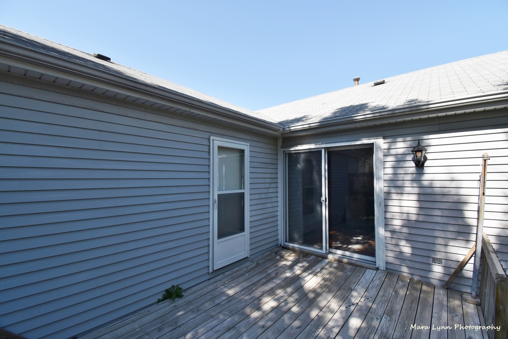 1470 South Tyler Road St. Charles, IL 60174 - Photo 29 of 37 a view of backyard with a large window