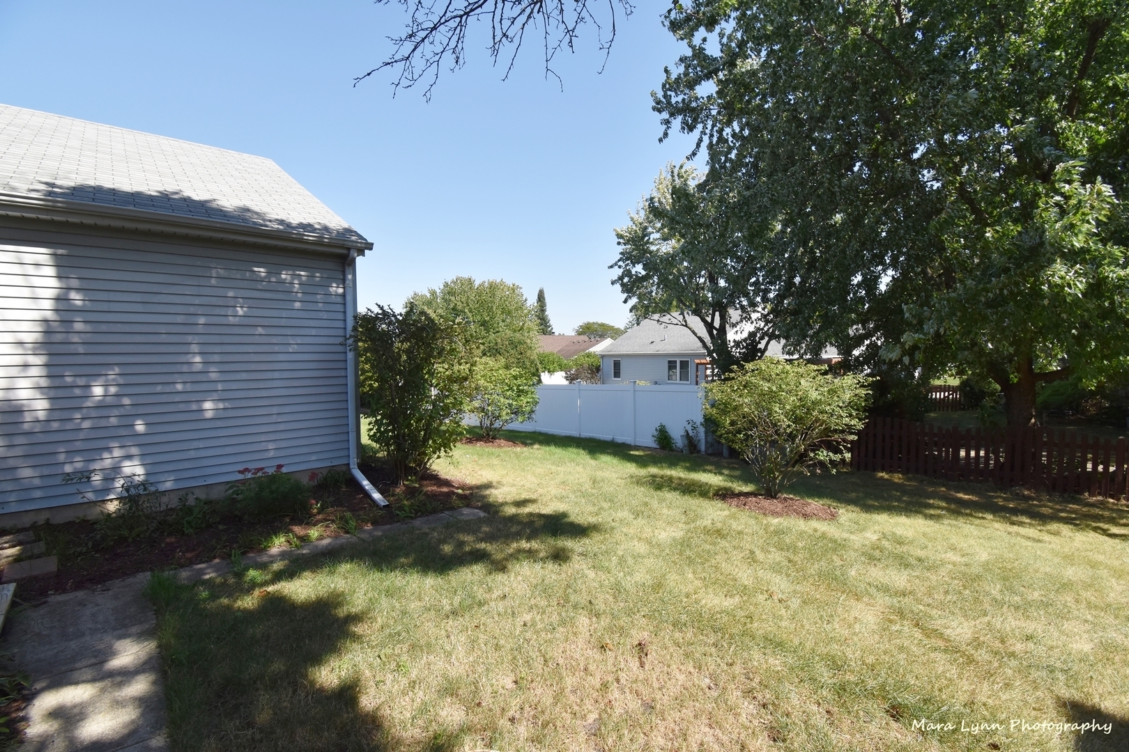 1470 South Tyler Road St. Charles, IL 60174 - Photo 32 of 37 a view of a backyard