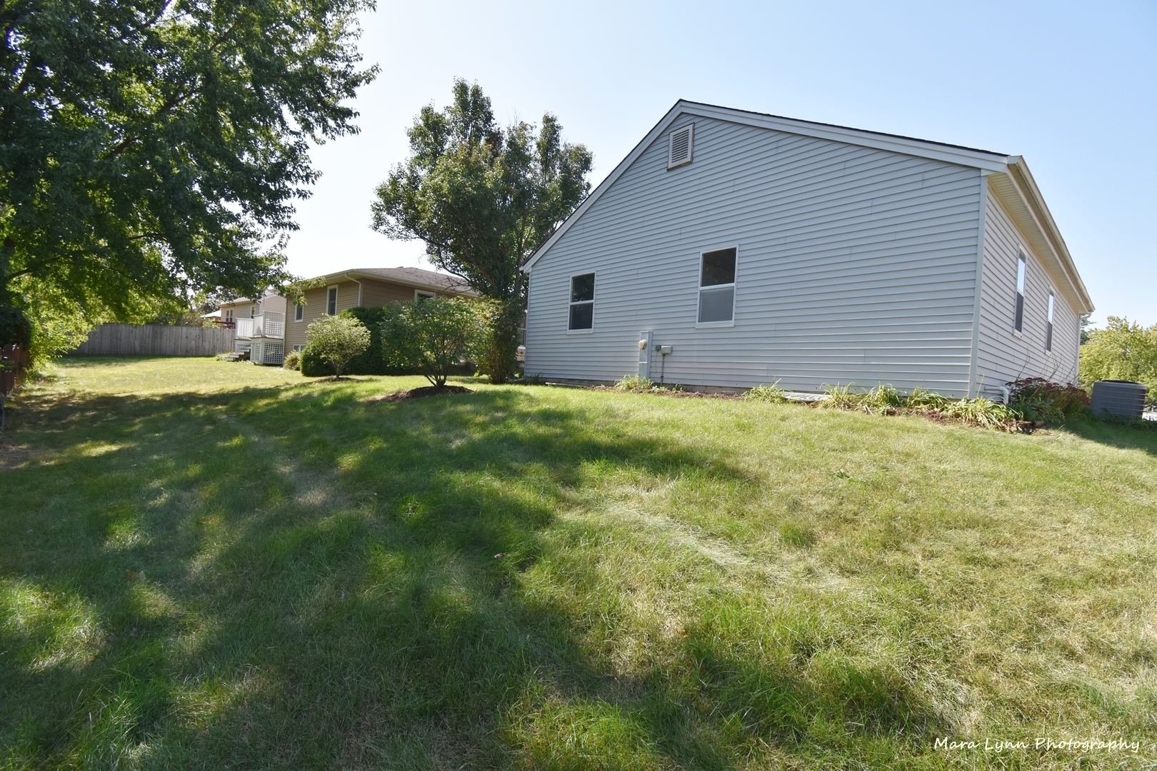 1470 South Tyler Road St. Charles, IL 60174 - Photo 36 of 37 a backyard of a house