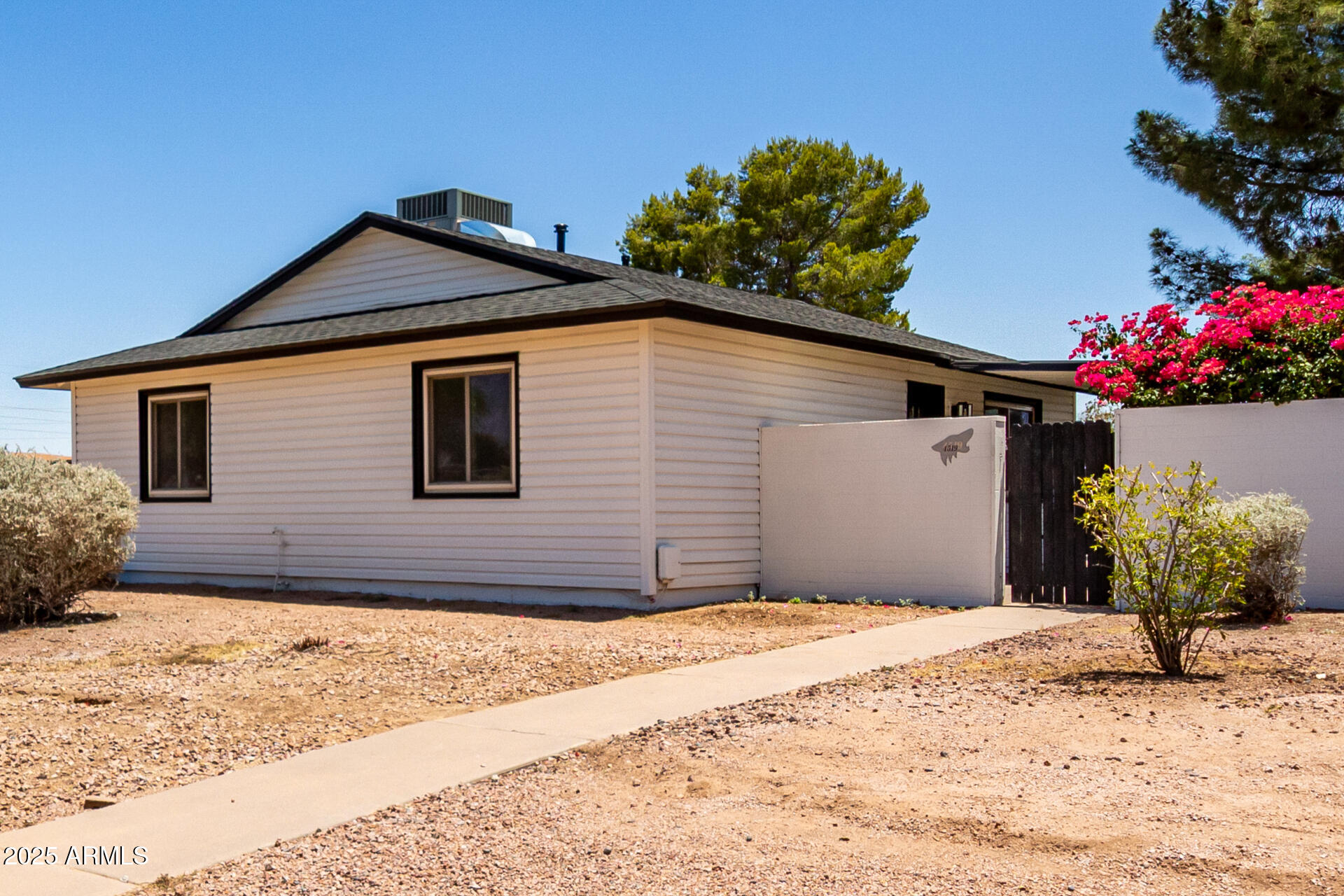 4519 East Roeser Road Phoenix, AZ 85040 - Photo 6 of 36 06 Roeser