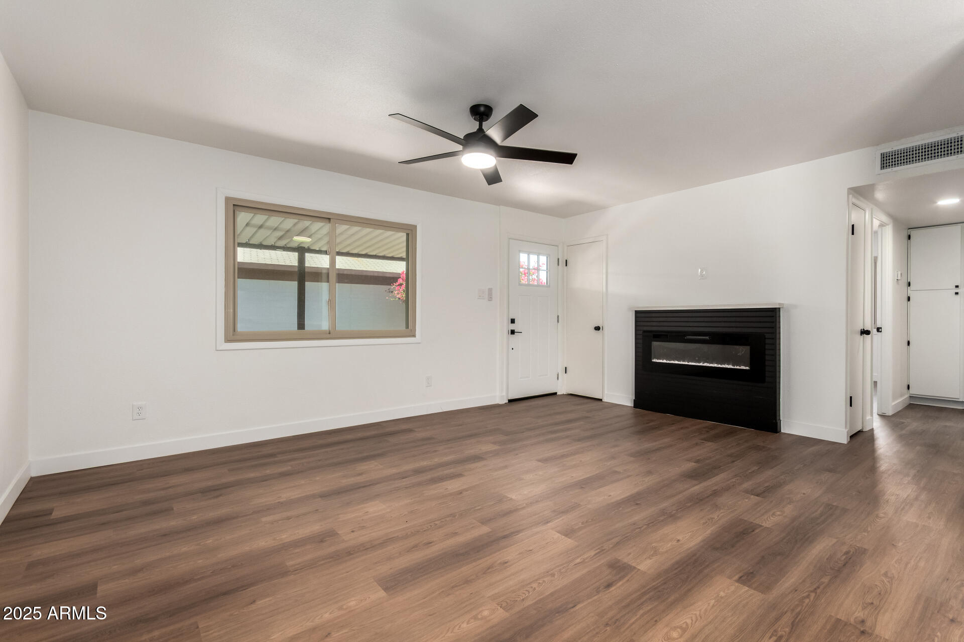 4519 East Roeser Road Phoenix, AZ 85040 - Photo 8 of 36 08 Roeser