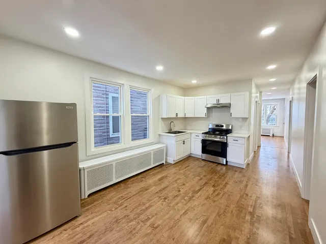 $1,700 | 4351 South Maplewood Avenue, Unit 1, Chicago, IL 60632