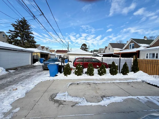 $1,700 | 4351 South Maplewood Avenue, Unit 1, Chicago, IL 60632