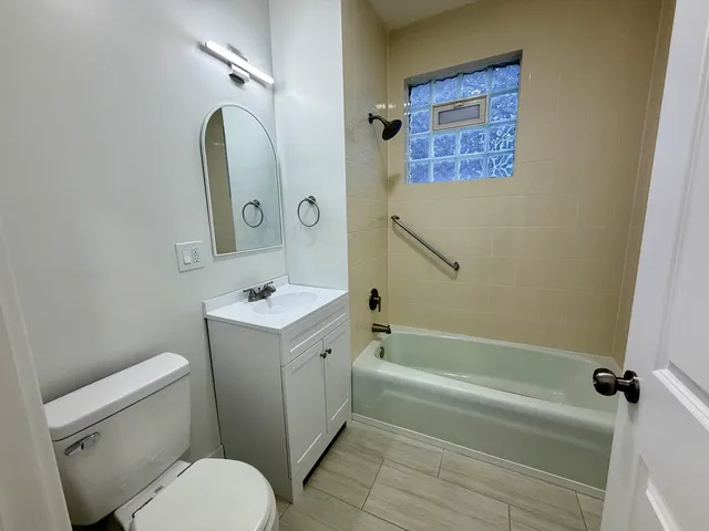 $1,700 | 4351 South Maplewood Avenue, Unit 1, Chicago, IL 60632