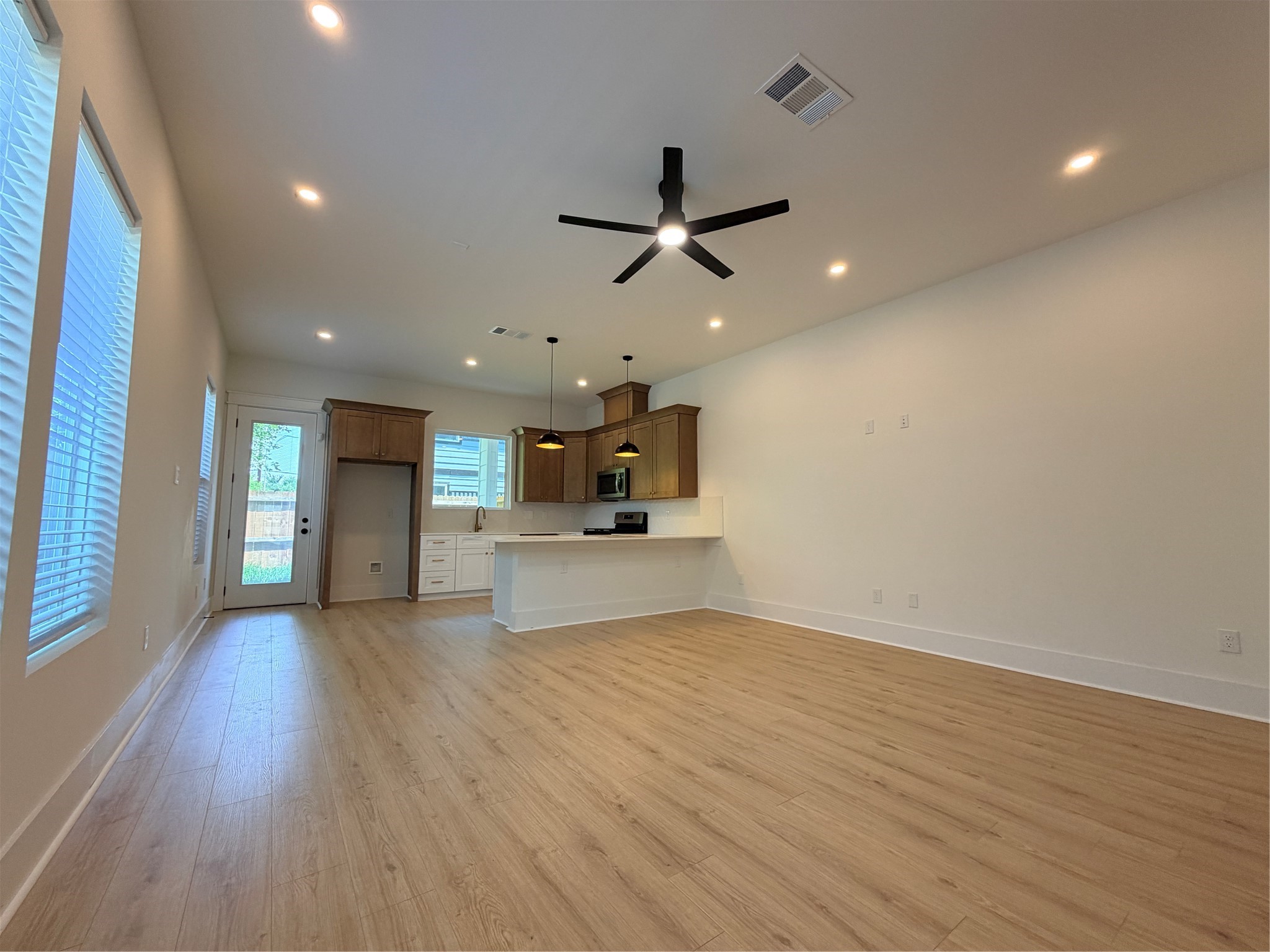 7937 Sparta Street Houston, TX 77028 - Photo 4 of 23