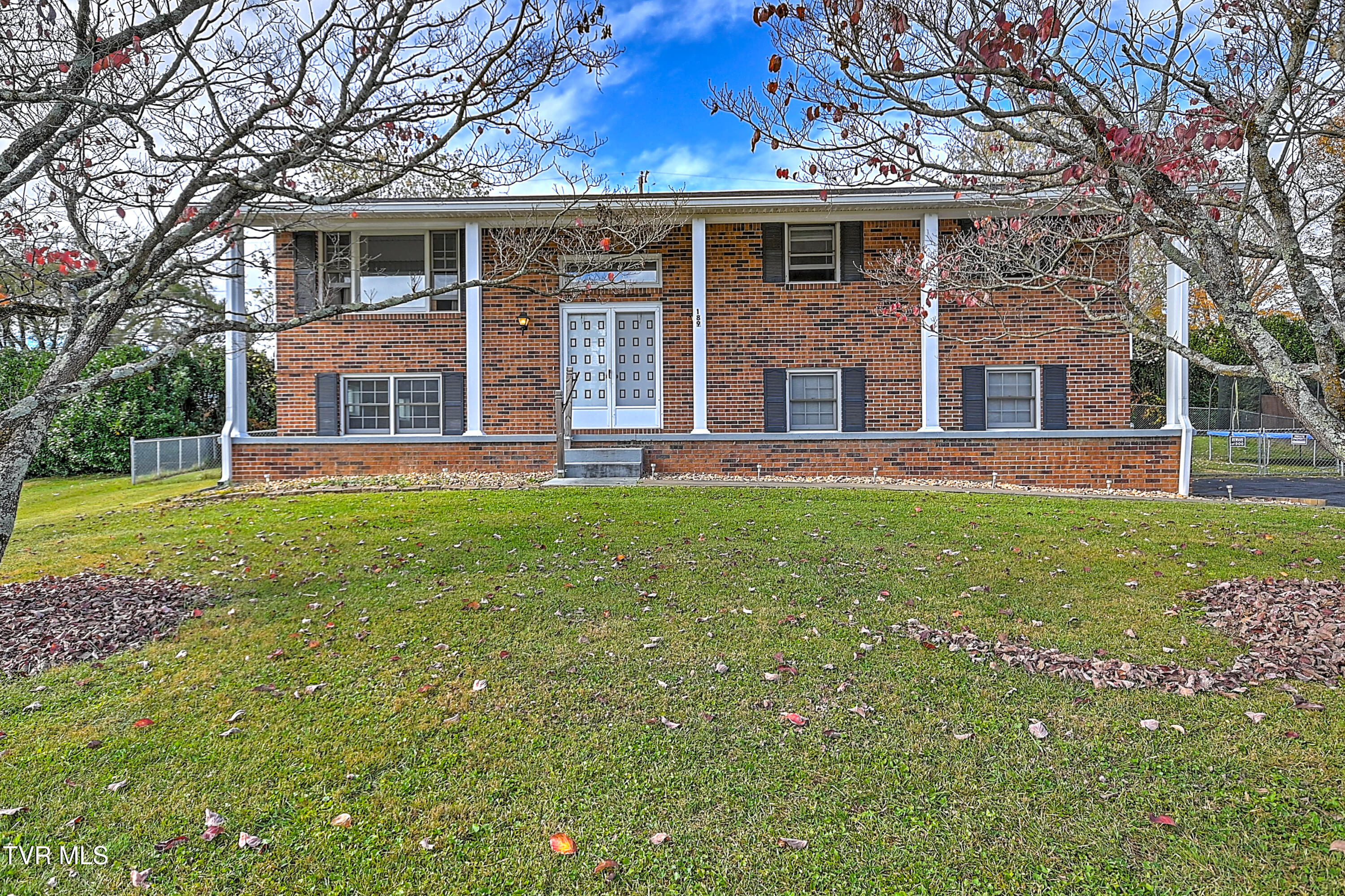 189 Raintree Circle Bristol, VA 24201 - Photo 2 of 43 189 Raintree DOM-3