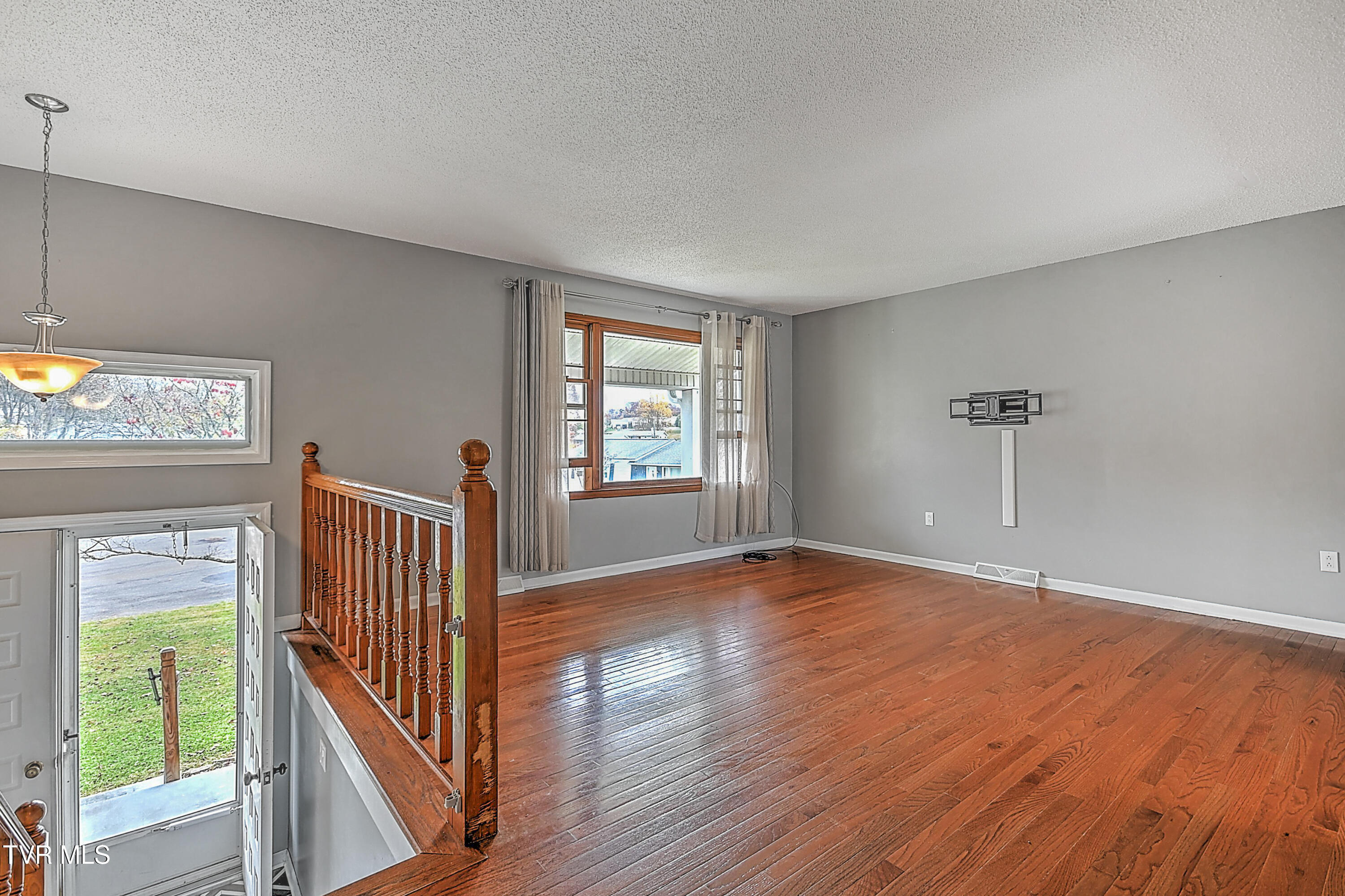 189 Raintree Circle Bristol, VA 24201 - Photo 7 of 43 189 Raintree DOM-6