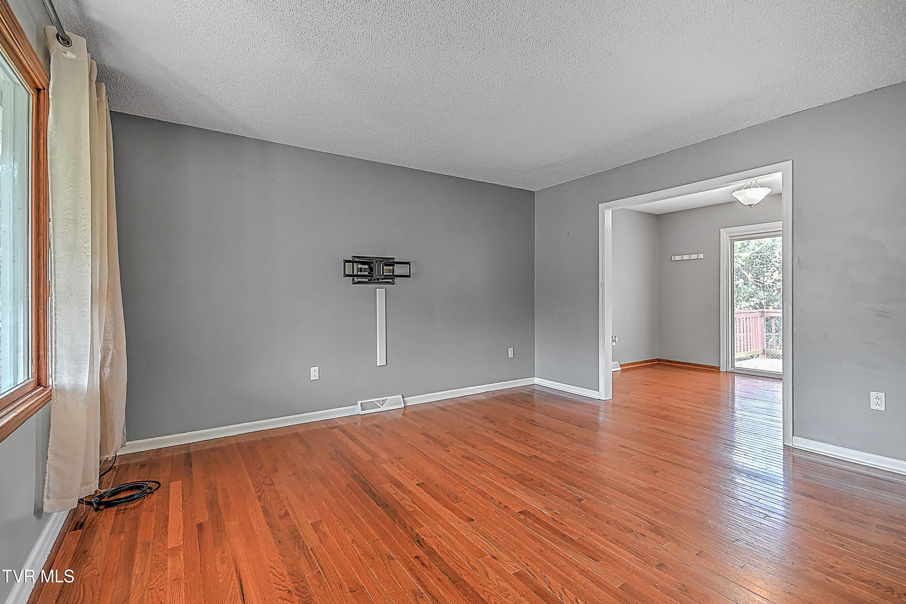 189 Raintree Circle Bristol, VA 24201 - Photo 8 of 43 189 Raintree DOM-7