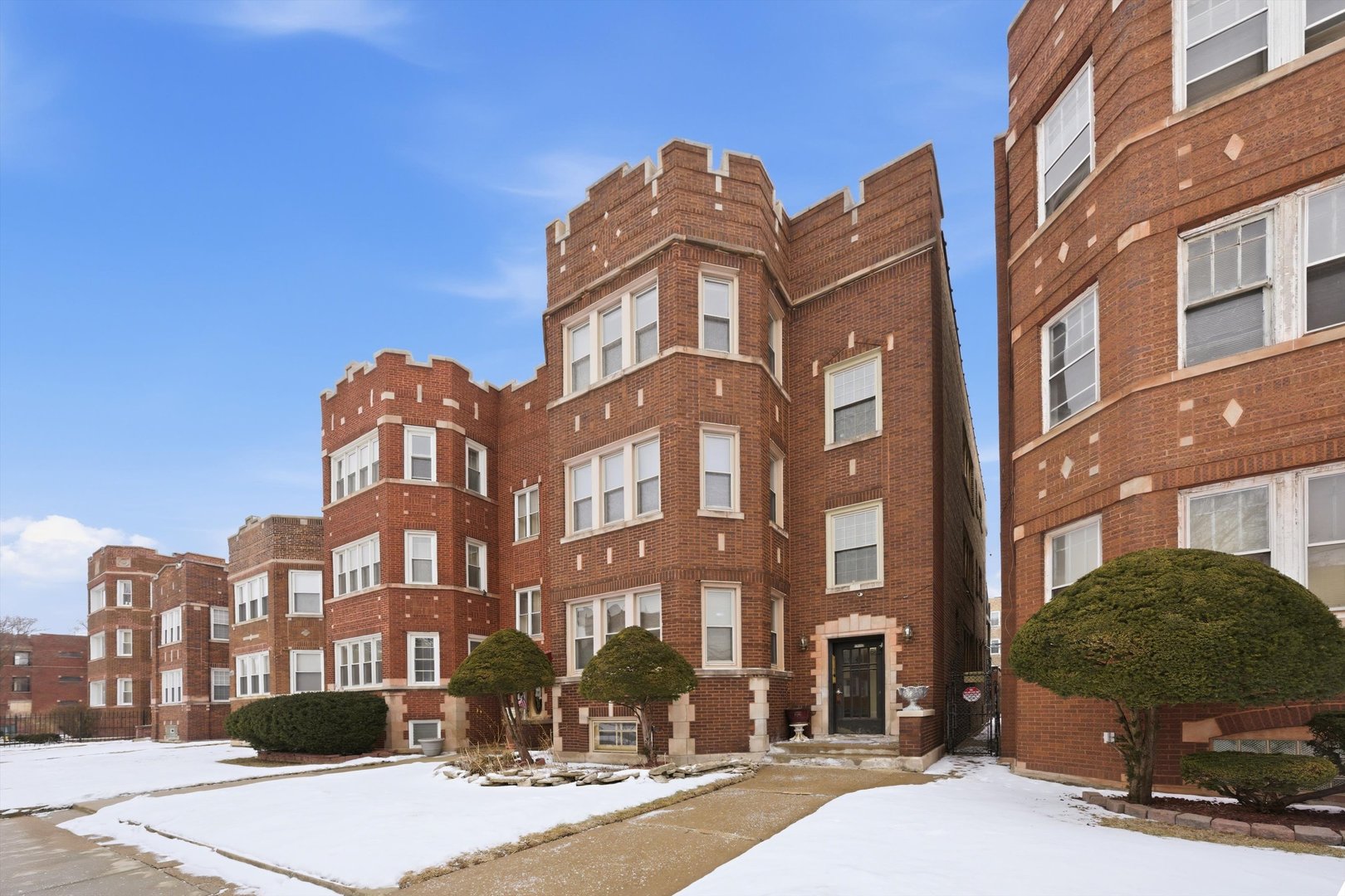 8019 South Rhodes Avenue Chicago, IL 60619 - Photo 46 of 55