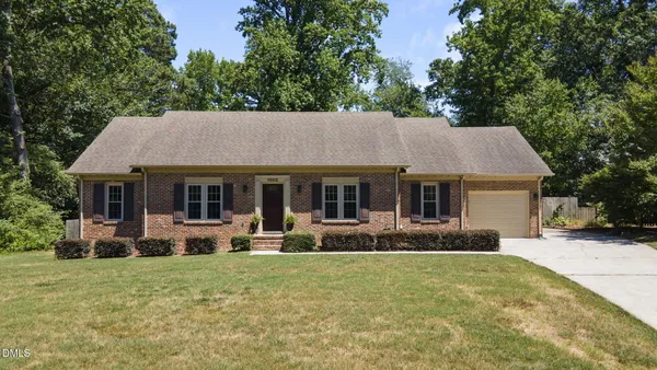 $525,000 | 1002 Fair Oaks Lane, Apex, NC 27502