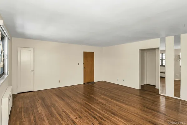 $415,000 | 21-47 Utopia Parkway, Unit 2 | Clearview