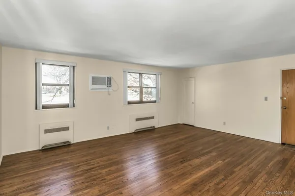 $415,000 | 21-47 Utopia Parkway, Unit 2 | Clearview