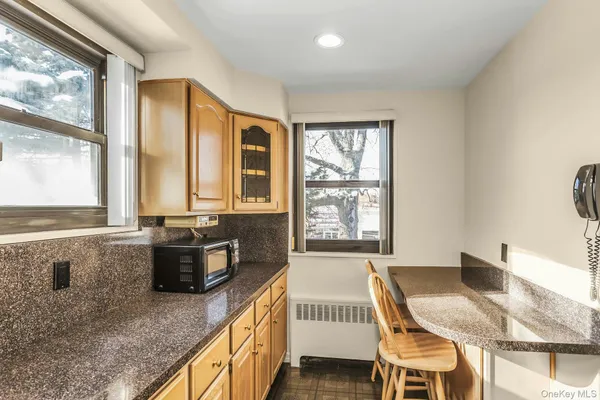 $415,000 | 21-47 Utopia Parkway, Unit 2 | Clearview