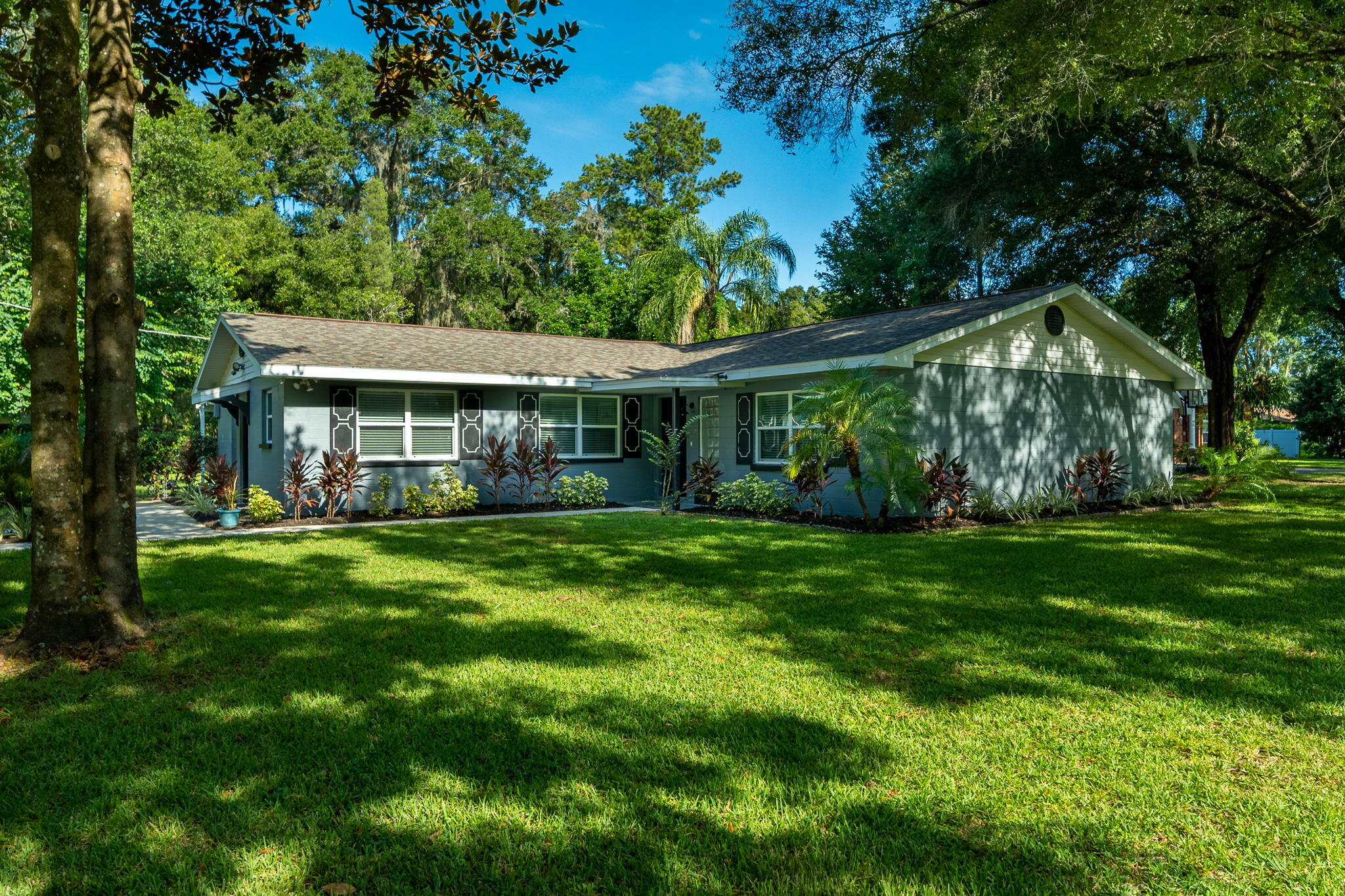 3411 Ranch Road Valrico, FL 33596 - Photo 4 of 28 a view of a house with a yard