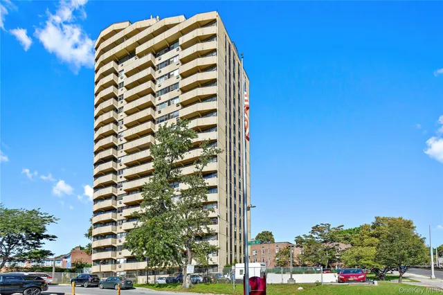 $230,000 | 1523 Central Park Avenue, Unit 3E, Yonkers, NY 10710