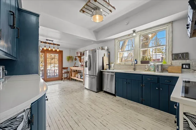 $525,000 | 124 West Crystal Lake Avenue, Crystal Lake, IL 60014