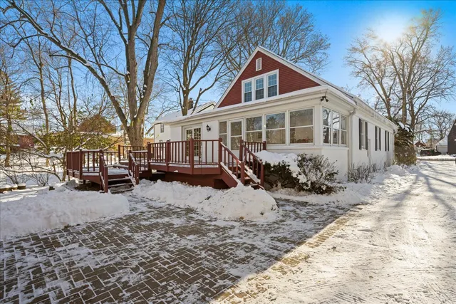 $525,000 | 124 West Crystal Lake Avenue, Crystal Lake, IL 60014