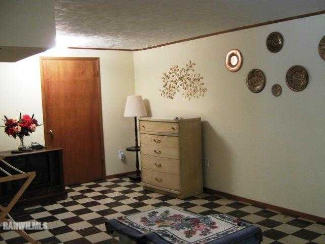 1275 South Bolton Road Freeport, IL 61032 - Photo 12 of 12 a view of a dresser