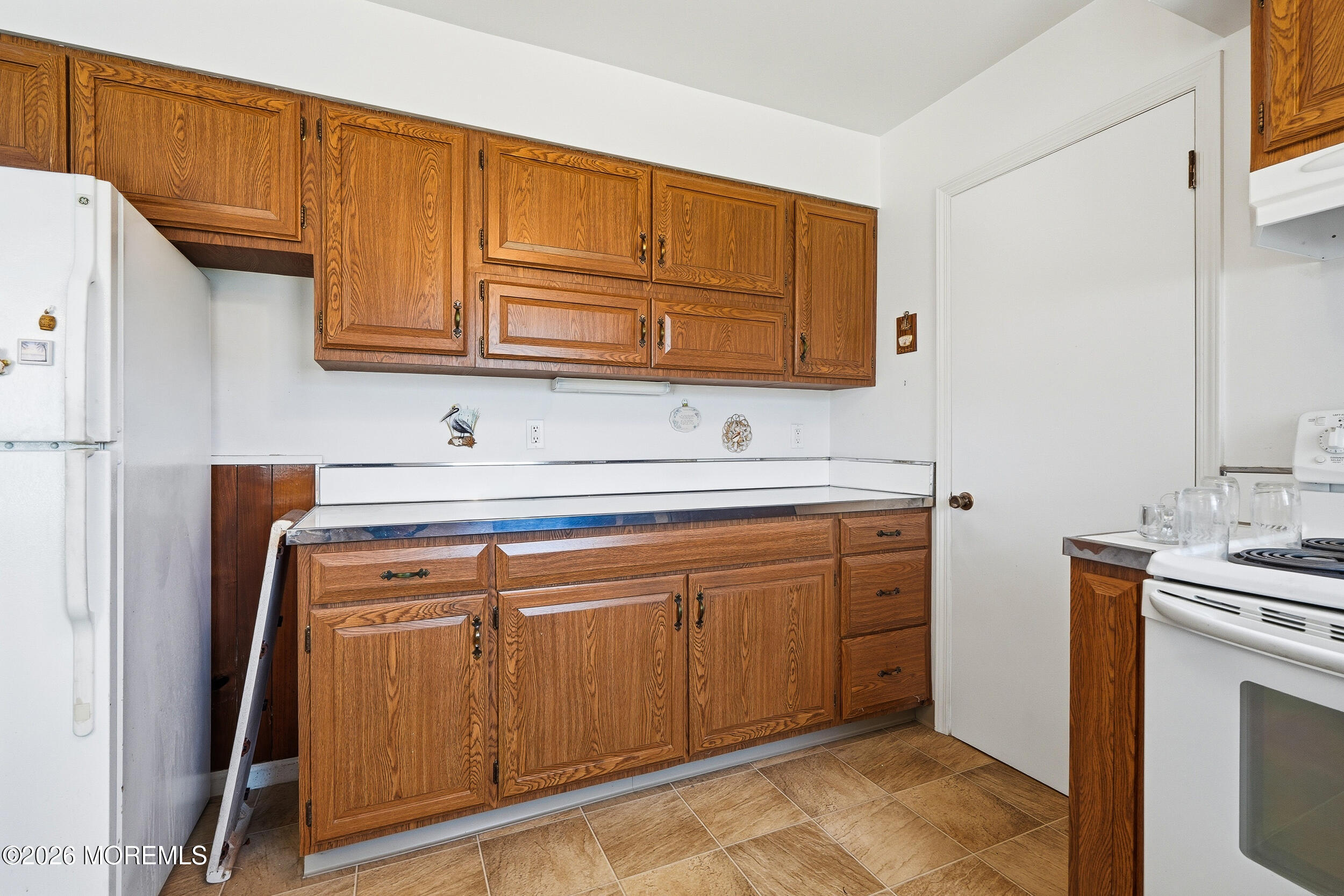 11 Jumping Brook Road Neptune Township, NJ 07753 - Photo 17 of 41 048