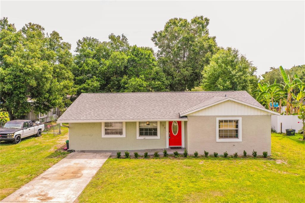 704 Hatfield Road Winter Haven, FL 33880 - Photo 1 of 1