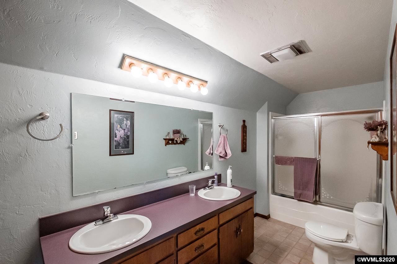 38430 Goar Road Scio, OR 97374 - Photo 27 of 42 Gallery Image 27