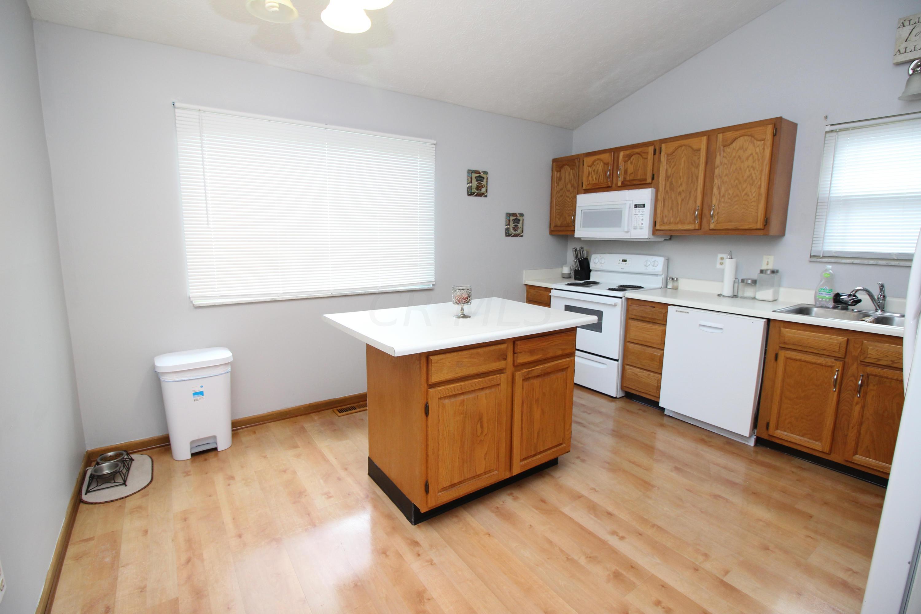3459 Rocky Road Columbus, OH 43223 - Photo 7 of 13