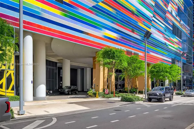 a picture of city view