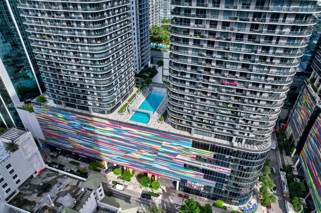 a view of building with yard