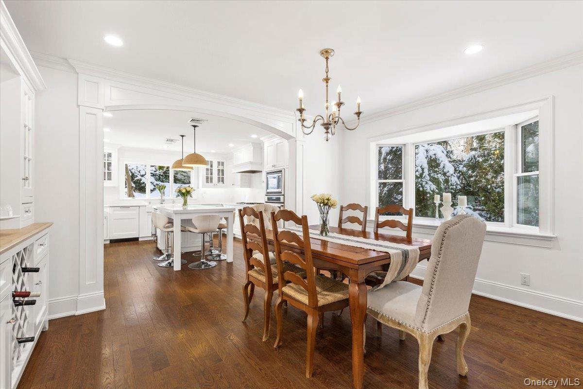 14 Eagles Bluff Rye Brook, NY 10573 - Photo 11 of 48 Great bay window brings lots of light