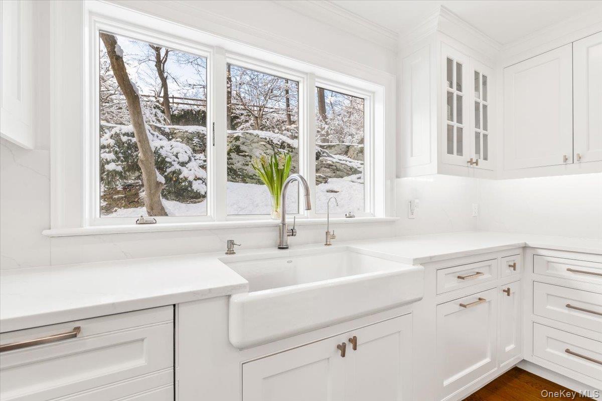 14 Eagles Bluff Rye Brook, NY 10573 - Photo 14 of 48 Farmhouse sink with touch operated faucet