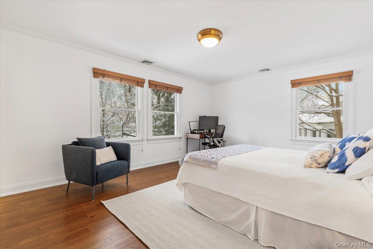 14 Eagles Bluff Rye Brook, NY 10573 - Photo 30 of 48 Second primary bedroom with full bathroom and walk in closet