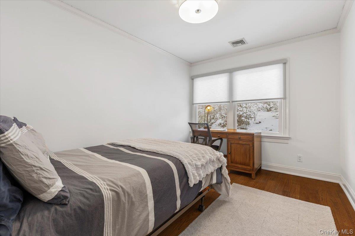 14 Eagles Bluff Rye Brook, NY 10573 - Photo 32 of 48 Family Bedroom