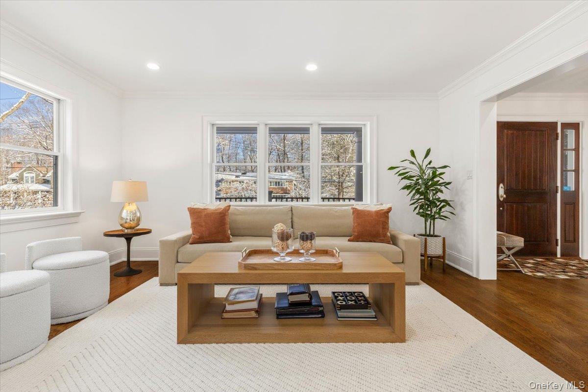 14 Eagles Bluff Rye Brook, NY 10573 - Photo 8 of 48