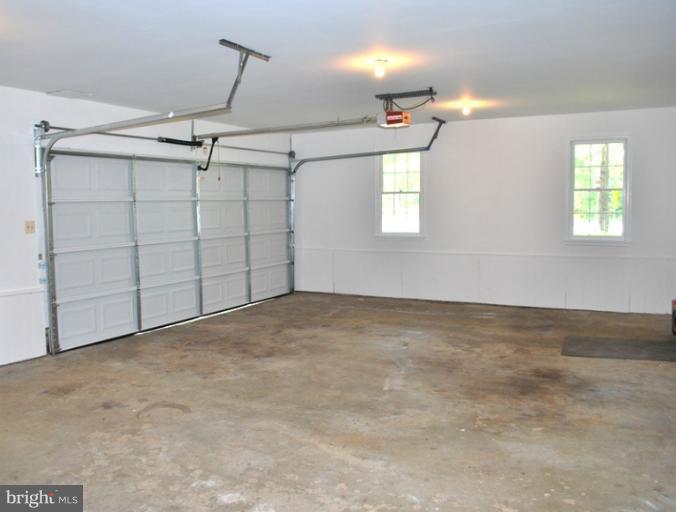 2401 Rocky Branch Road Vienna, VA 22181 - Photo 11 of 29 Interior (General)