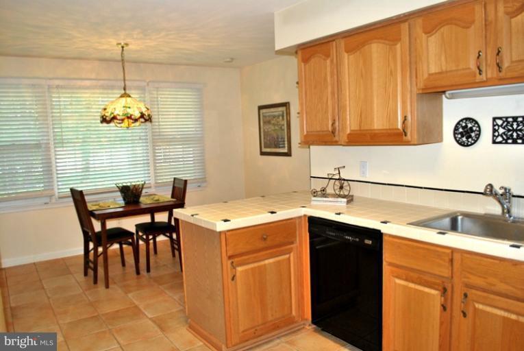 2401 Rocky Branch Road Vienna, VA 22181 - Photo 13 of 29 Kitchen