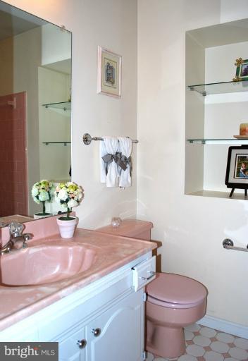 2401 Rocky Branch Road Vienna, VA 22181 - Photo 14 of 29 Bath